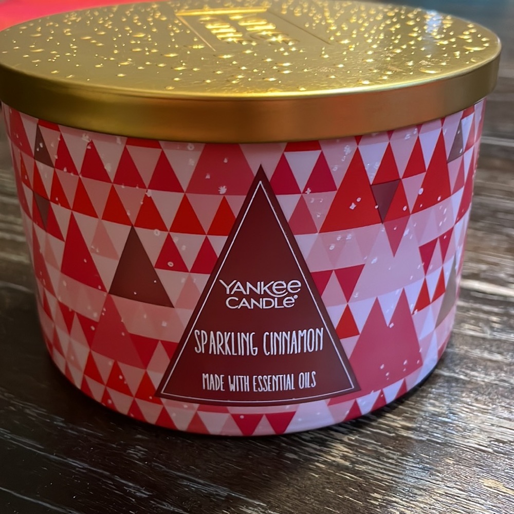 Yankee Candle Sparkling Cinnamon.  New.  Never Burned 18oz